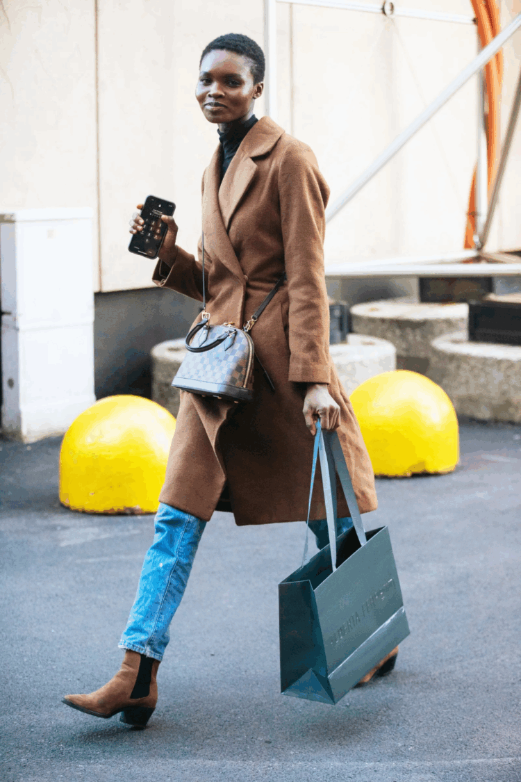 Tips on How to Style Chelsea Boots for Women for All Types of Outfits